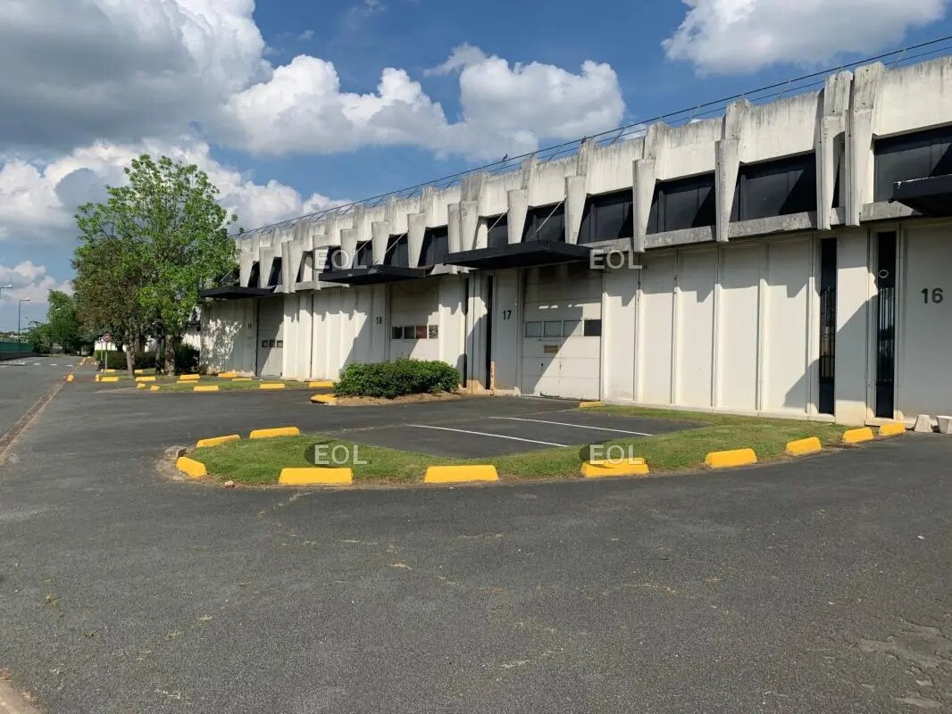 Flex in Évry-Courcouronnes for lease Building Photo- Image 1 of 2