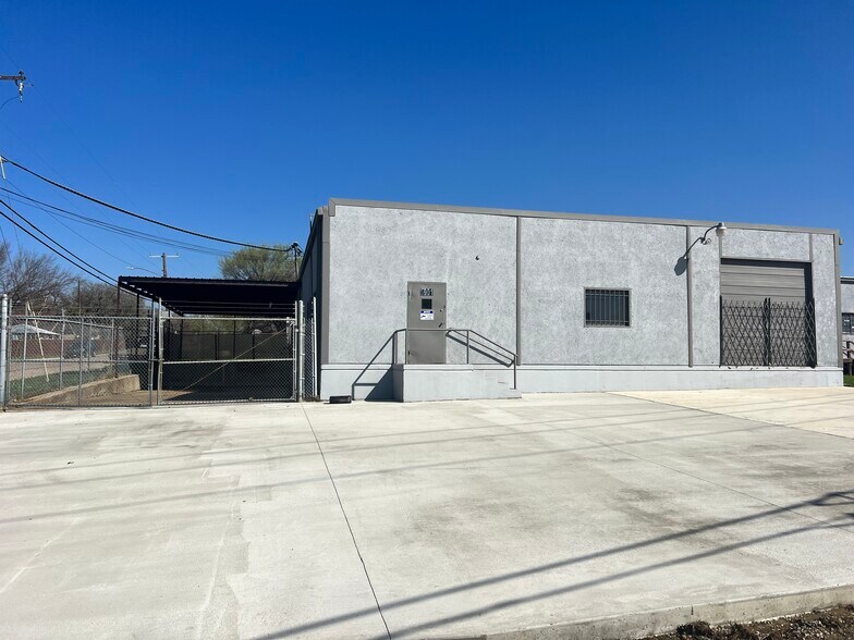 5901-5909 Tension Dr, Fort Worth, TX for lease - Building Photo - Image 2 of 9