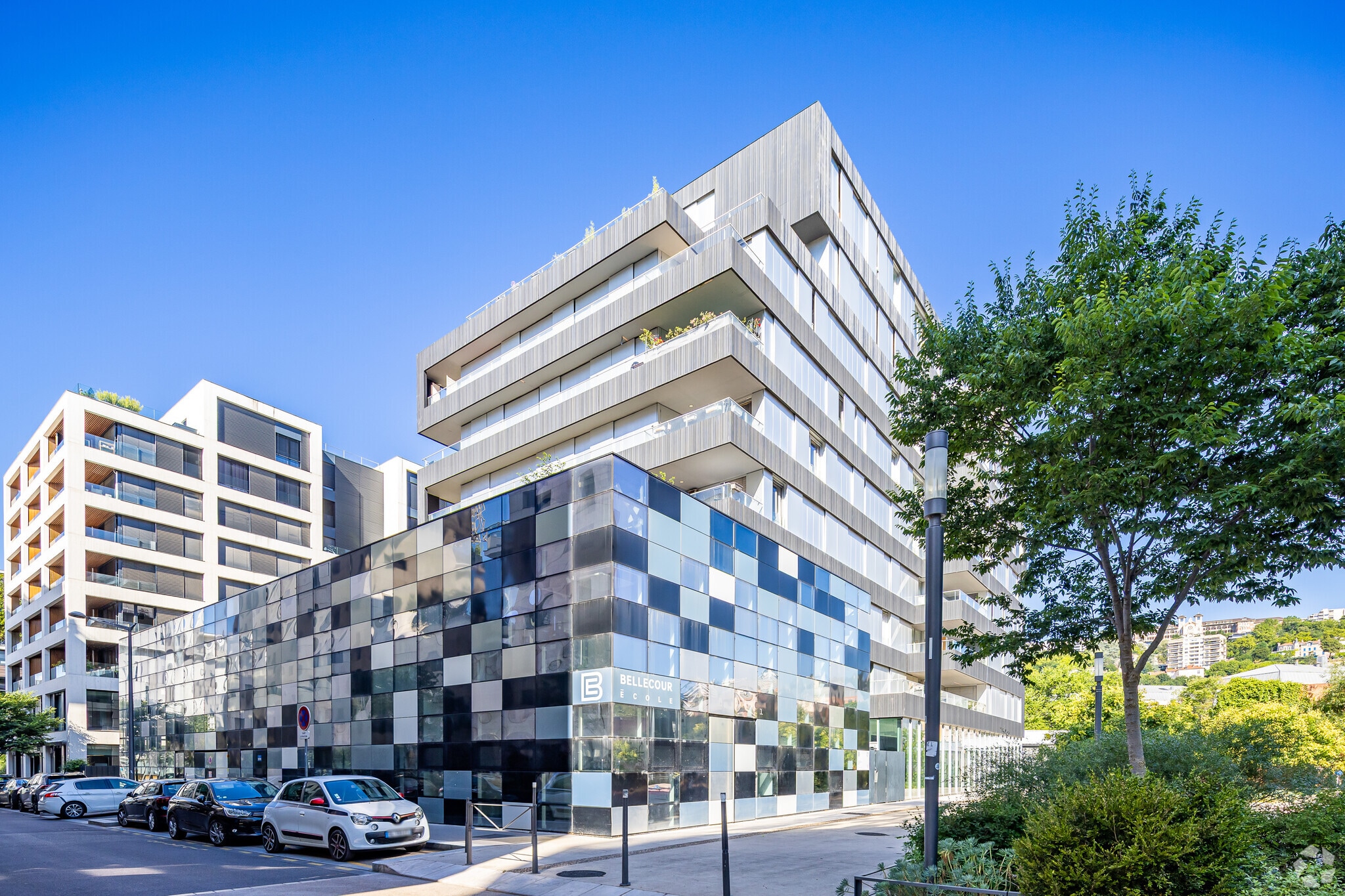 1-3 Place Renée Dufourt, Lyon for sale Primary Photo- Image 1 of 14