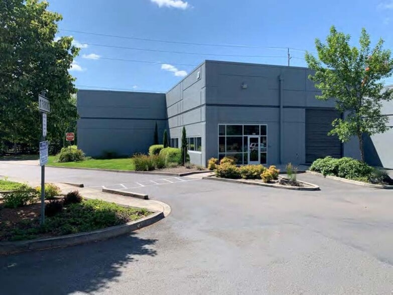 5811 SE International Way, Portland, OR for lease - Building Photo - Image 2 of 4