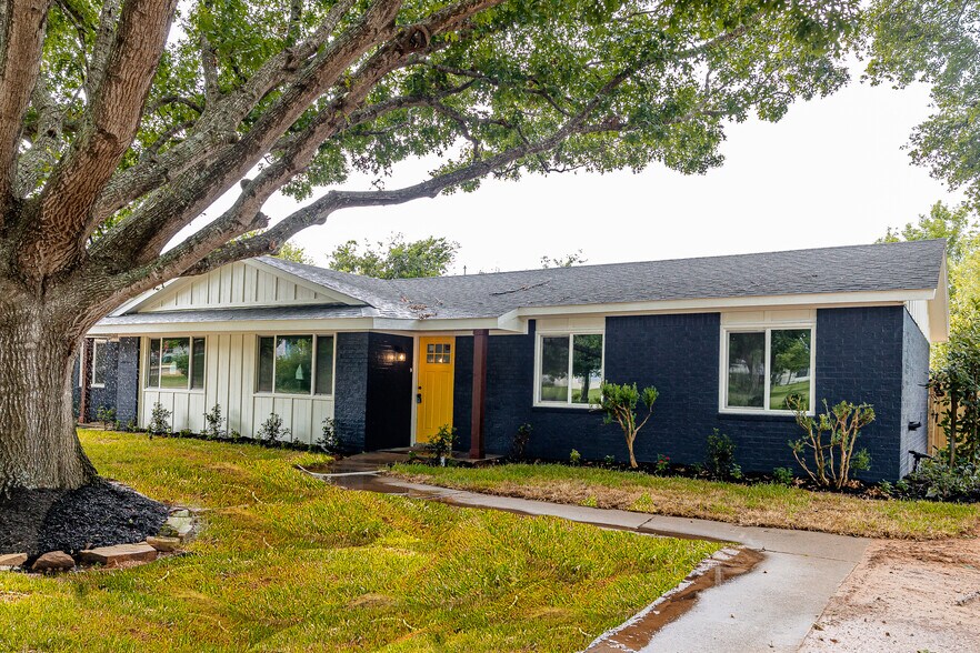 811 Matchett St, Brenham, TX à vendre - Photo du bâtiment - Image 1 de 18