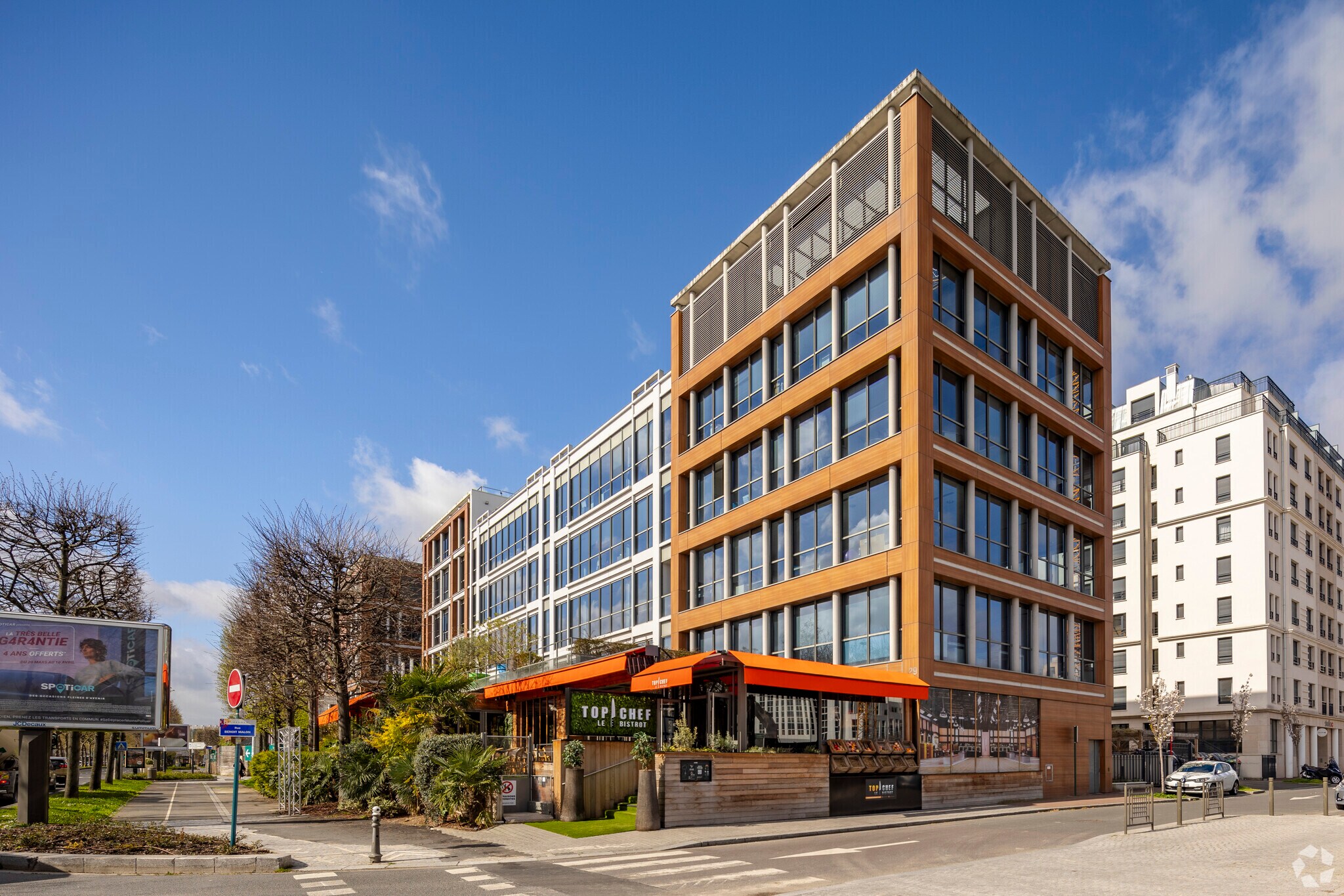 Office in Suresnes for lease Primary Photo- Image 1 of 13