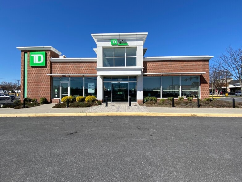 9570 Main St, Fairfax, VA for lease - Primary Photo - Image 1 of 1
