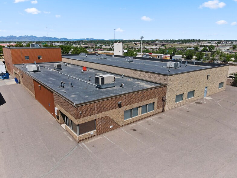 1187 E 68th Ave, Denver, CO à vendre - Photo du bâtiment - Image 2 de 27