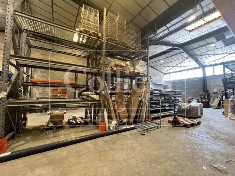 Flex in Aubagne for lease - Building Photo - Image 2 of 4