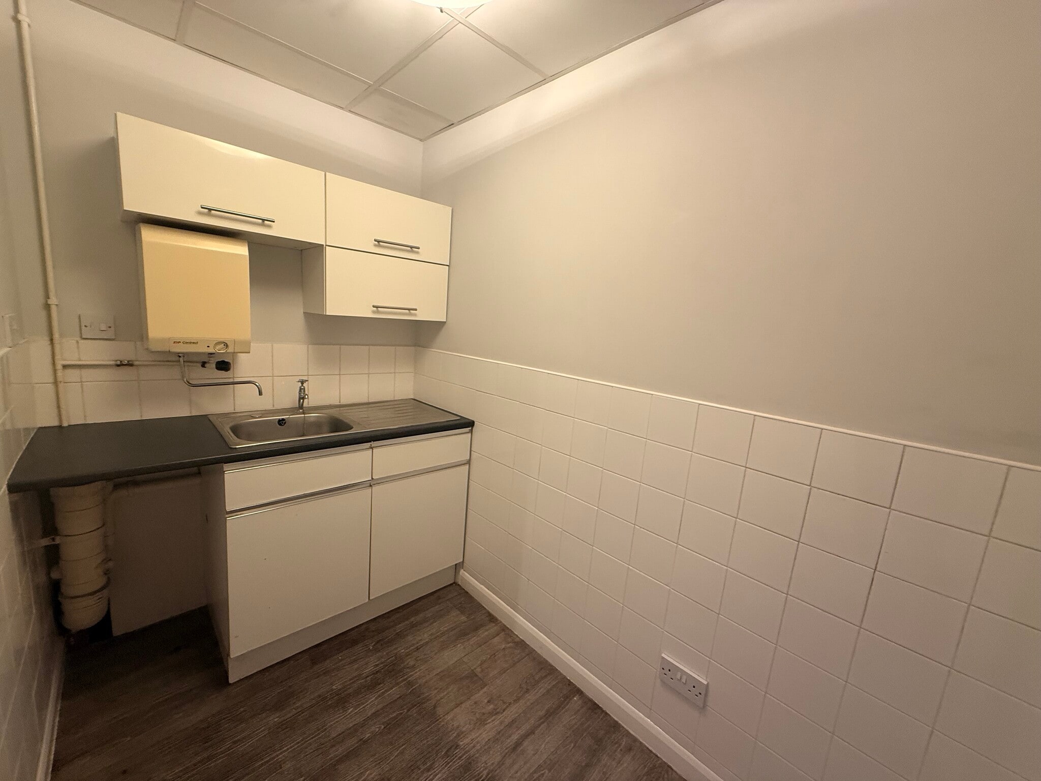 12-16 High St, Gillingham for lease Interior Photo- Image 1 of 4