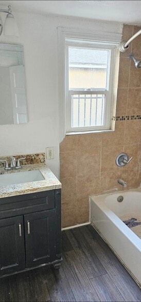1738 W 82nd St, Los Angeles, CA for sale - Building Photo - Image 3 of 11