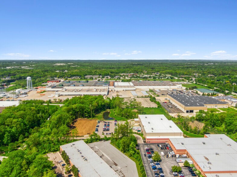 5455-5555 Darrow Rd, Hudson, OH à louer - Photo du bâtiment - Image 3 de 4