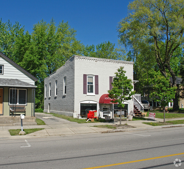 219 Main St, North Prairie, WI à vendre - Photo du bâtiment - Image 1 de 3