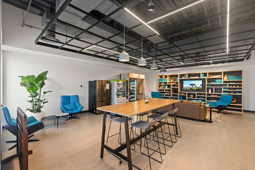 9725 NW 117th Ave, Miami, FL à louer - Photo intérieure - Image 3 de 28