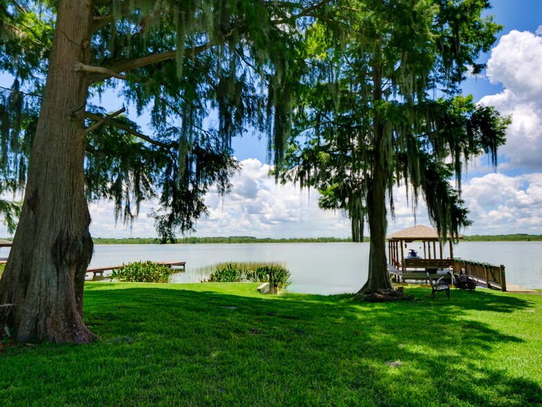 415 Lake Lulu Dr, Winter Haven, FL à vendre - Photo du bâtiment - Image 2 de 17