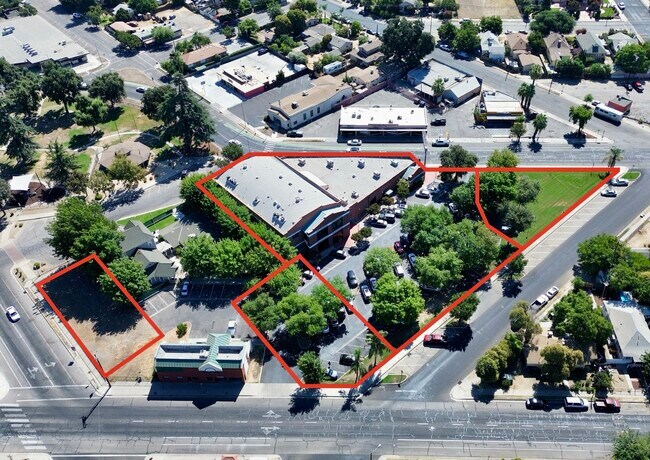 Plus de détails pour 711 N Court St, Visalia, CA - Bureau à vendre
