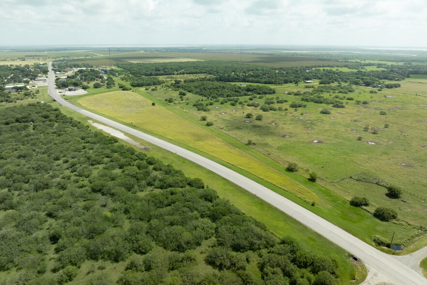 Highway 35, Tivoli, TX à vendre - Photo du bâtiment - Image 2 de 5