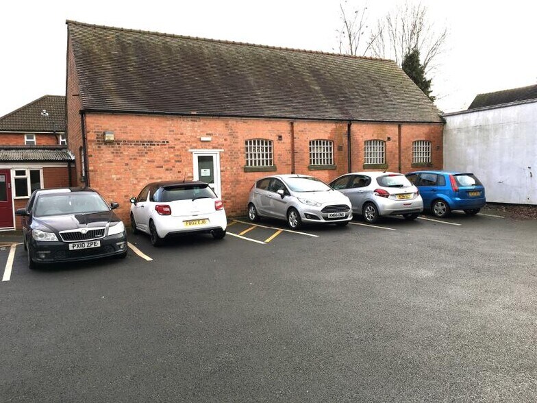 46 Leicester Rd, Bedworth à vendre - Photo du bâtiment - Image 2 de 3