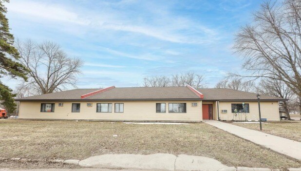 315 E Main St, Cyrus, MN à vendre - Photo du bâtiment - Image 3 de 22