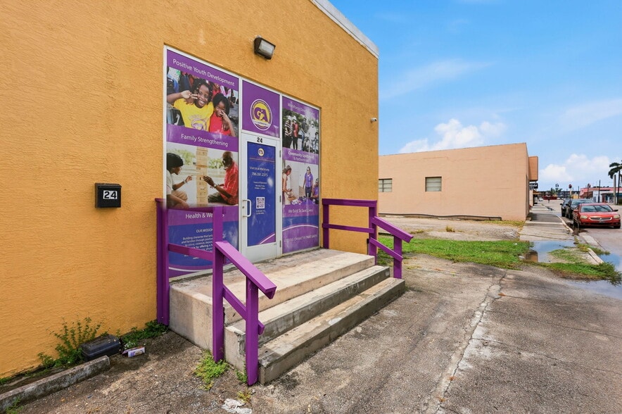 24 SW Ave B, Belle Glade, FL for sale - Building Photo - Image 2 of 6