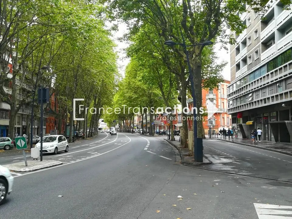 Retail in Toulouse for lease Building Photo- Image 1 of 6