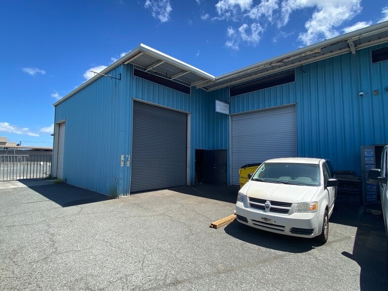 220 Puuhale Rd, Honolulu, HI for lease - Building Photo - Image 1 of 8