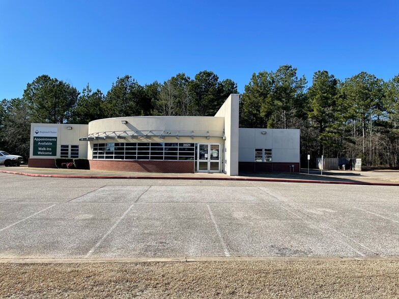 2021 W Loop 281, Longview, TX for sale - Building Photo - Image 1 of 13