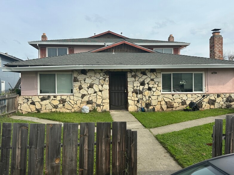 67 Nedra Ct, Sacramento, CA à vendre - Photo du bâtiment - Image 1 de 36