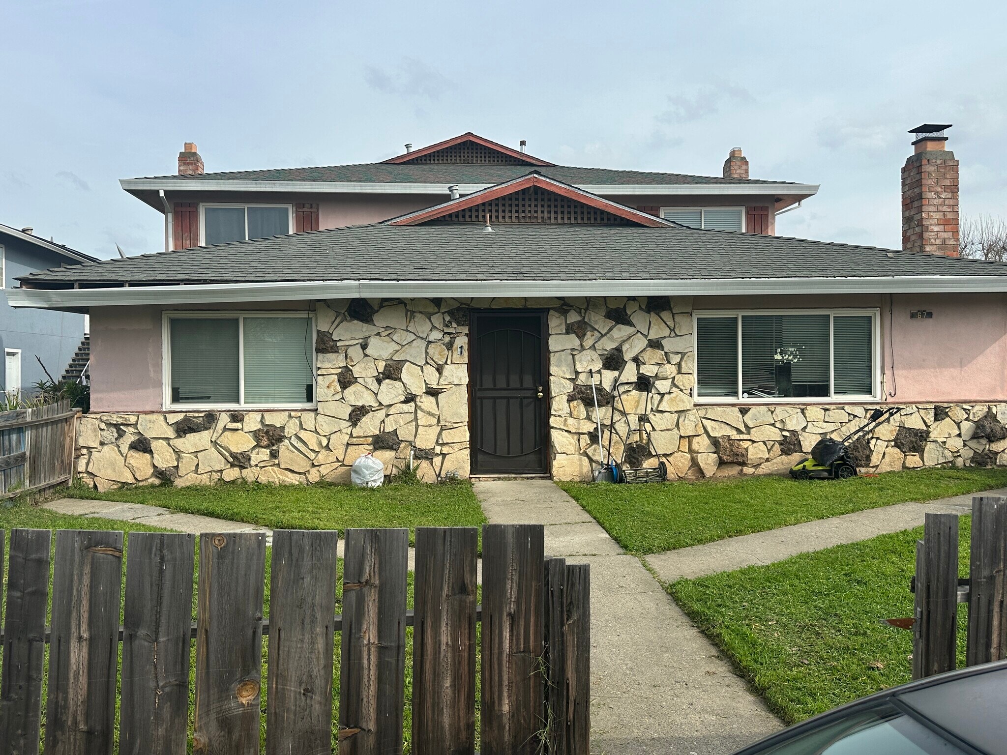 67 Nedra Ct, Sacramento, CA à vendre Photo du bâtiment- Image 1 de 37