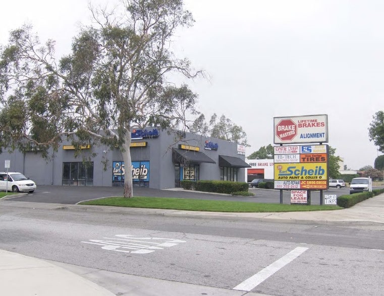 9530 Sierra Ave, Fontana, CA for lease - Primary Photo - Image 1 of 4