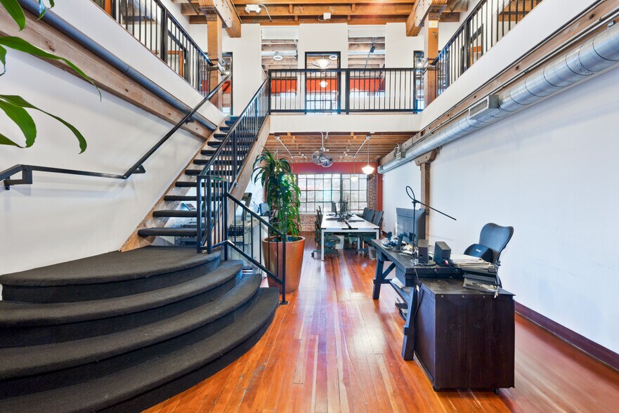 6161 Santa Monica Blvd, Los Angeles, CA à louer - Photo du bâtiment - Image 2 de 17