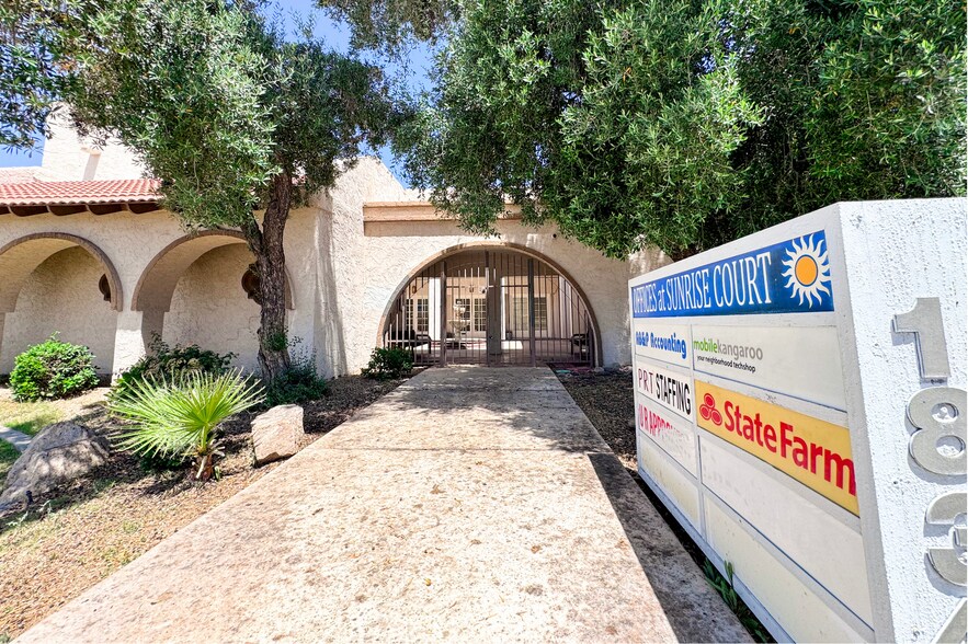 1834 E Baseline Rd, Tempe, AZ à louer - Photo du bâtiment - Image 3 de 8