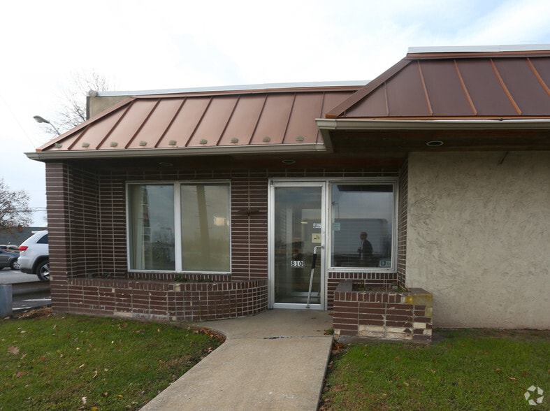 800 E Philadelphia Ave, Boyertown, PA for lease - Building Photo - Image 3 of 4
