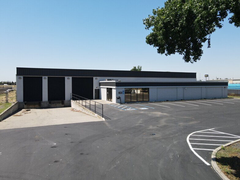1246 Vanderbilt Cir, Manteca, CA à louer - Photo du bâtiment - Image 3 de 5