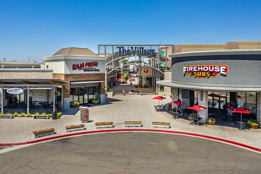 501-1093 Medford Ctr, Medford, OR à louer - Photo du bâtiment - Image 2 de 15