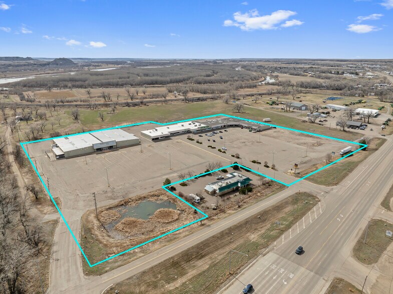 1515 W Bell St, Glendive, MT à vendre - Photo du bâtiment - Image 1 de 7