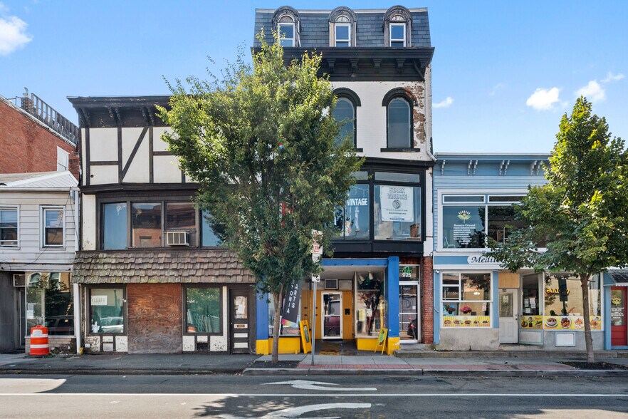 925 South St, Peekskill, NY à vendre - Photo du bâtiment - Image 2 de 31