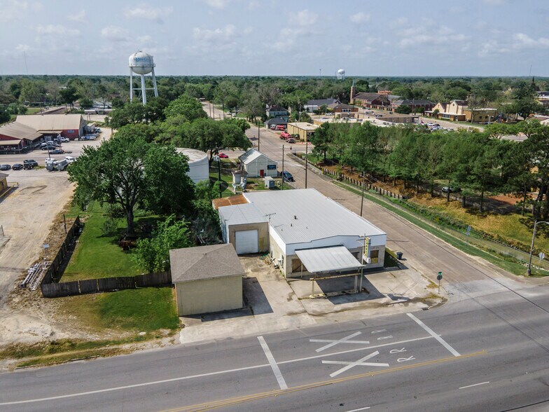 2002 7TH St, Bay City, TX à vendre - Photo du bâtiment - Image 1 de 7
