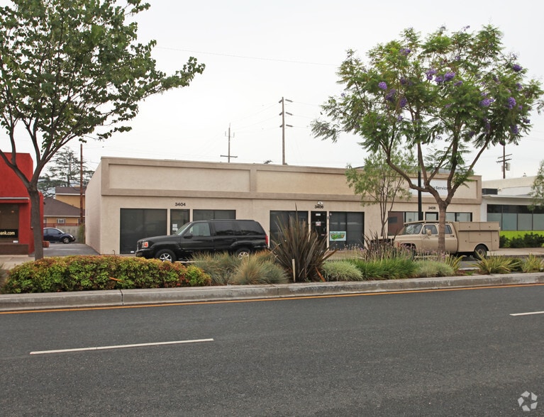 3404 W Burbank Blvd, Burbank, CA for lease - Building Photo - Image 2 of 13