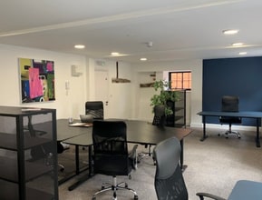 45 Guildford St, Chertsey for lease Interior Photo- Image 1 of 1