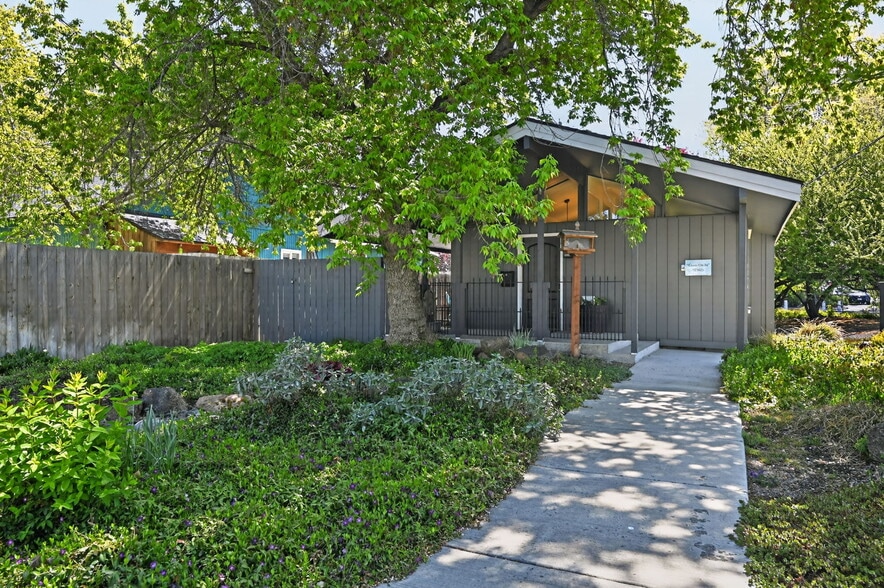 1720 NE 4th St, Bend, OR for sale - Building Photo - Image 3 of 32