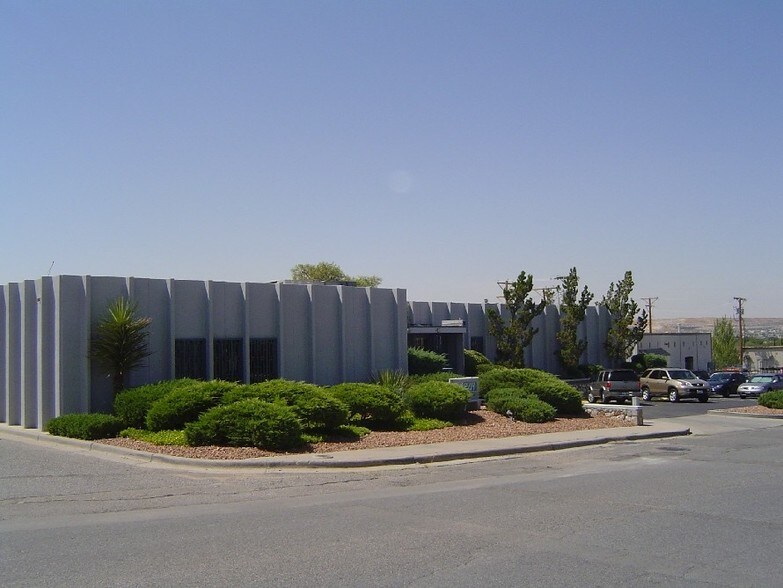 240 E Sunset Rd, El Paso, TX à louer - Photo du bâtiment - Image 3 de 30