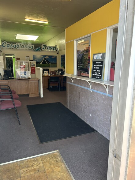 915 E Alisal St, Salinas, CA for lease - Lobby - Image 3 of 9