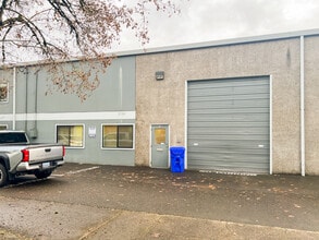 2104-2134 SE 9th Ave, Portland, OR for lease Interior Photo- Image 1 of 6