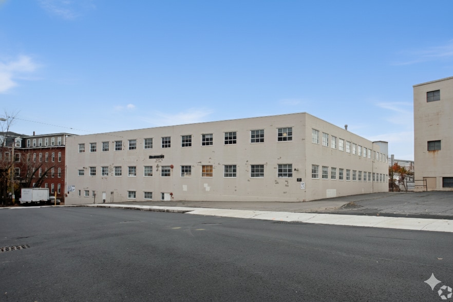 85 Water St, Leominster, MA à vendre - Photo du bâtiment - Image 2 de 4