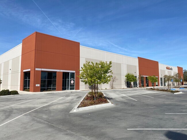 Plus de détails pour 2501 Union Ave, Bakersfield, CA - Industriel à louer