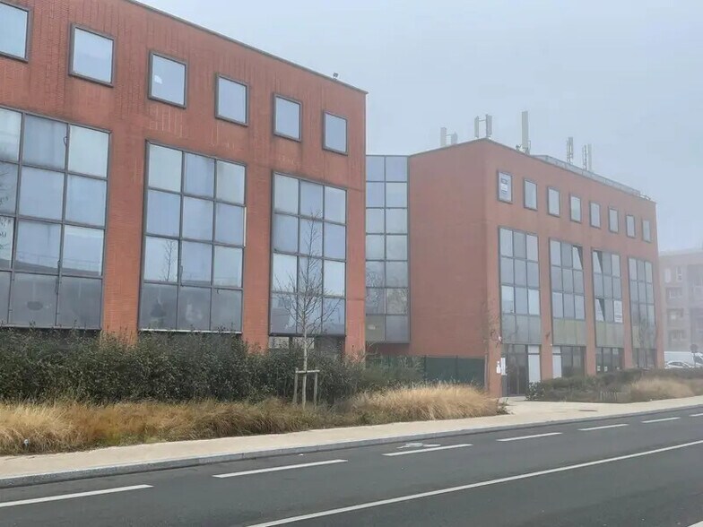 Bureau dans Cergy à louer - Photo du bâtiment - Image 3 de 9