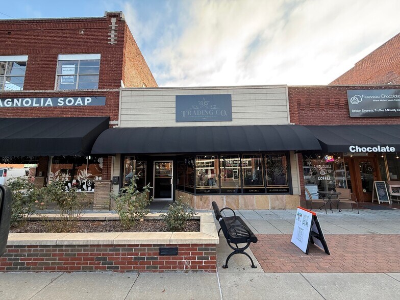 203 S Main St, Broken Arrow, OK à louer - Photo du bâtiment - Image 2 de 3