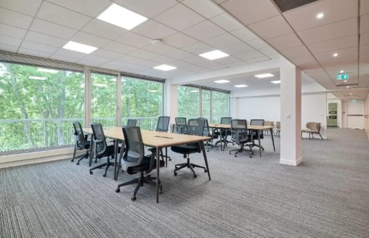 47 Quai Du President Carnot, Saint-Cloud for lease Interior Photo- Image 1 of 11