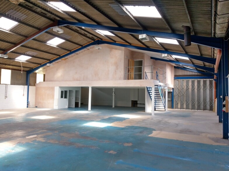 4A Dorchester Rd, Sturminster Marshall for lease - Building Photo - Image 2 of 12