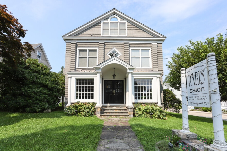 609 Main St, Ridgefield, CT à louer - Photo du bâtiment - Image 2 de 6