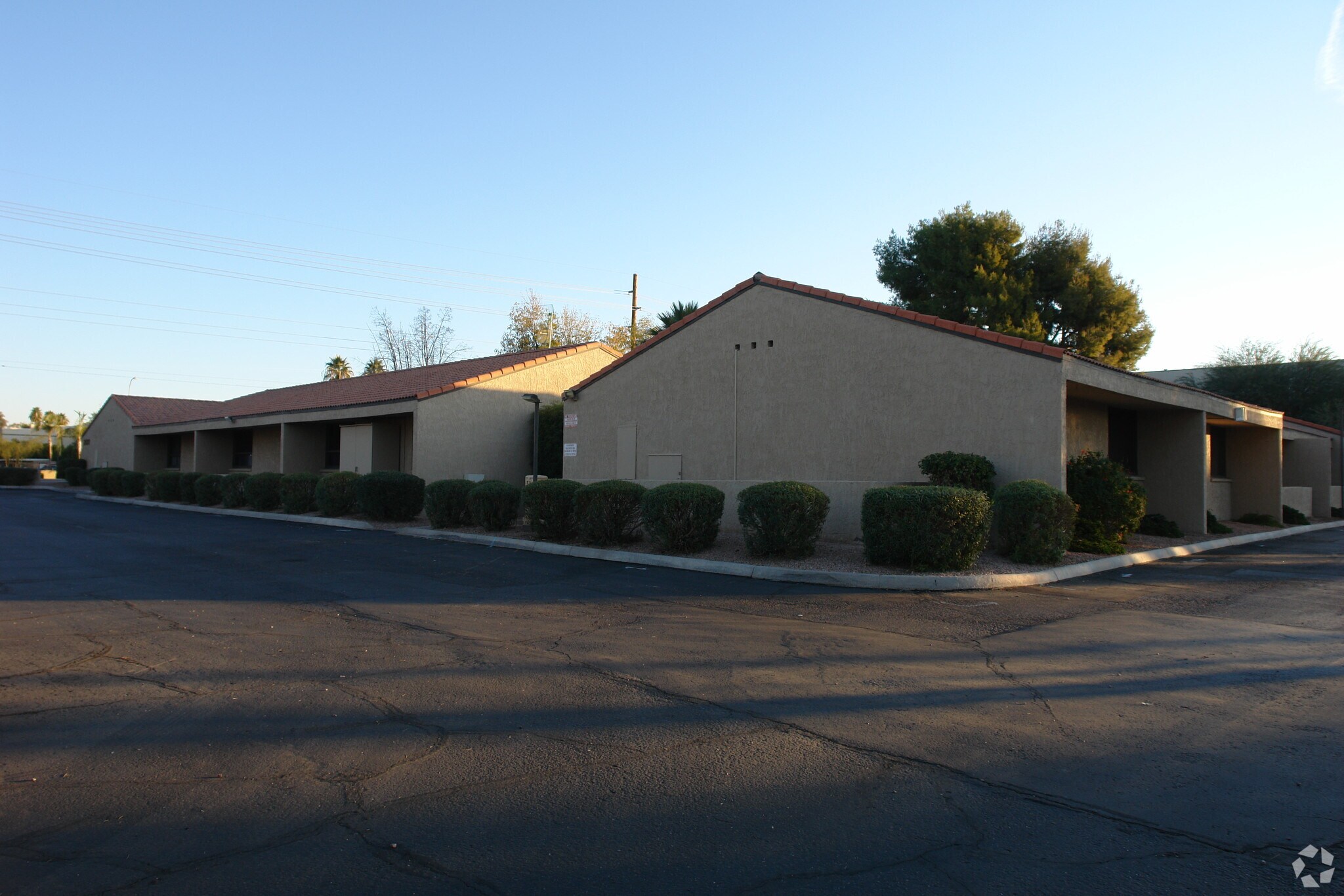 2131 E Broadway Rd, Tempe, AZ à louer Photo principale- Image 1 de 6
