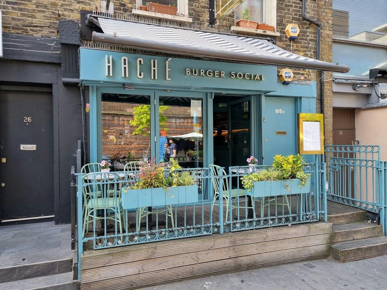 24 Inverness St, Londres à vendre Photo du bâtiment- Image 1 de 1