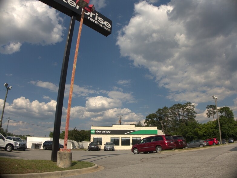 2638 Two Notch Rd, Columbia, SC for sale - Building Photo - Image 2 of 4